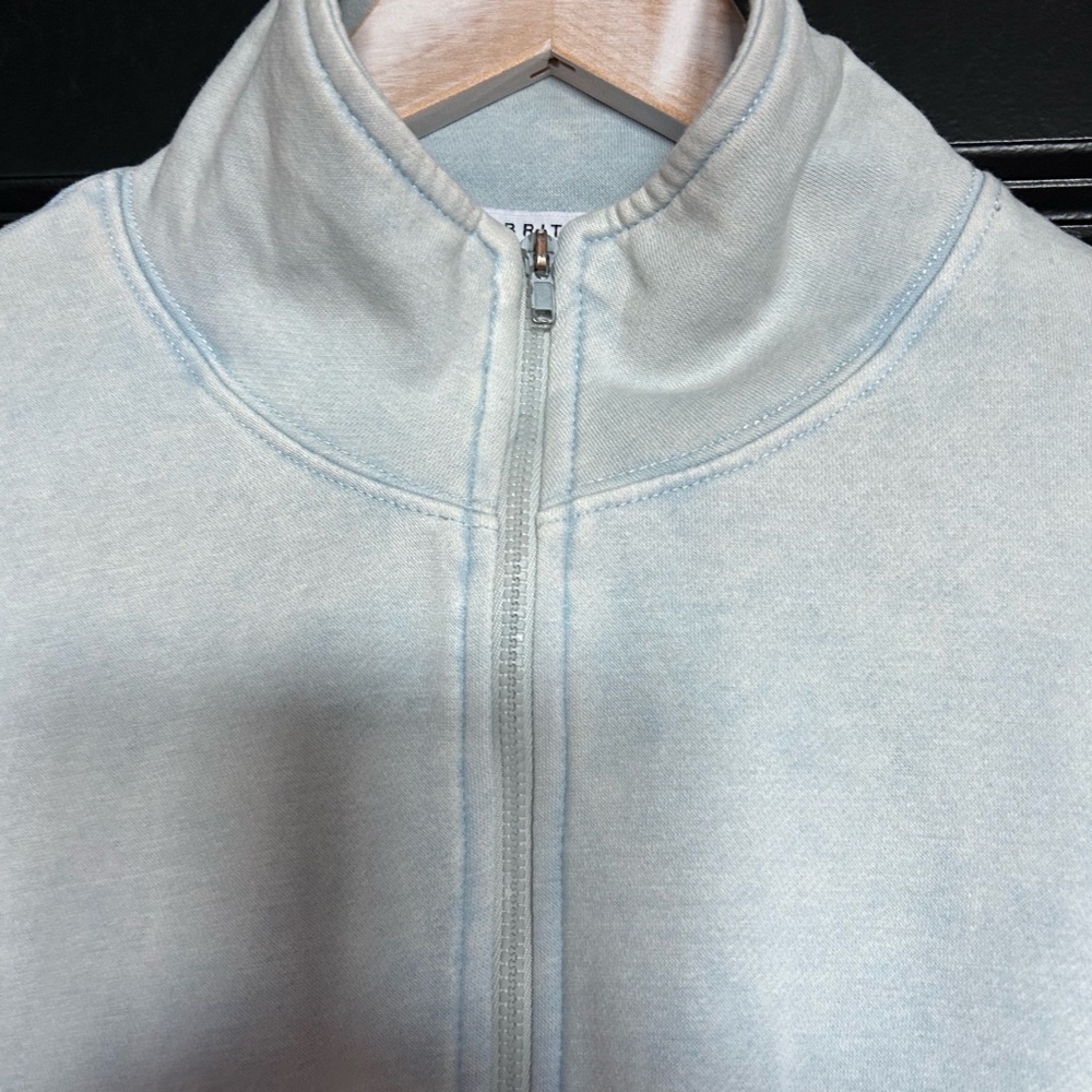 Celebrity Pink Light Blue Gray Cropped Sweatshirt large NWT - Picture 3 of 9